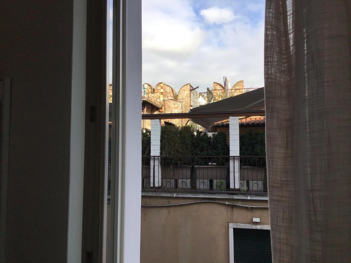 A Due Passi Da Giulietta-Casa Montecchi Βερόνα Εξωτερικό φωτογραφία
